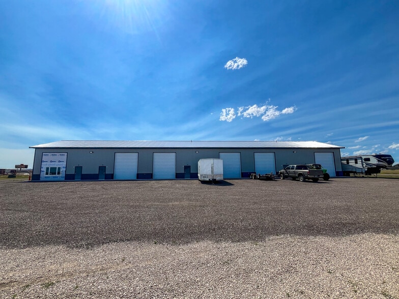More Photos Of 449 Cimarron dr, Box Elder Warehouse For Lease