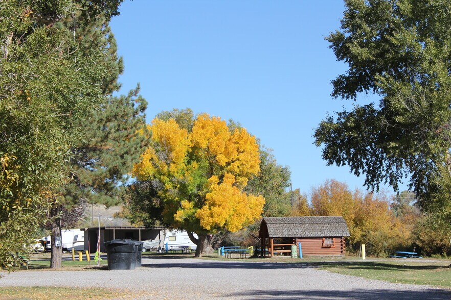 More Photos Of 735 W Park St, Dillon Trailer Camper Park For Sale