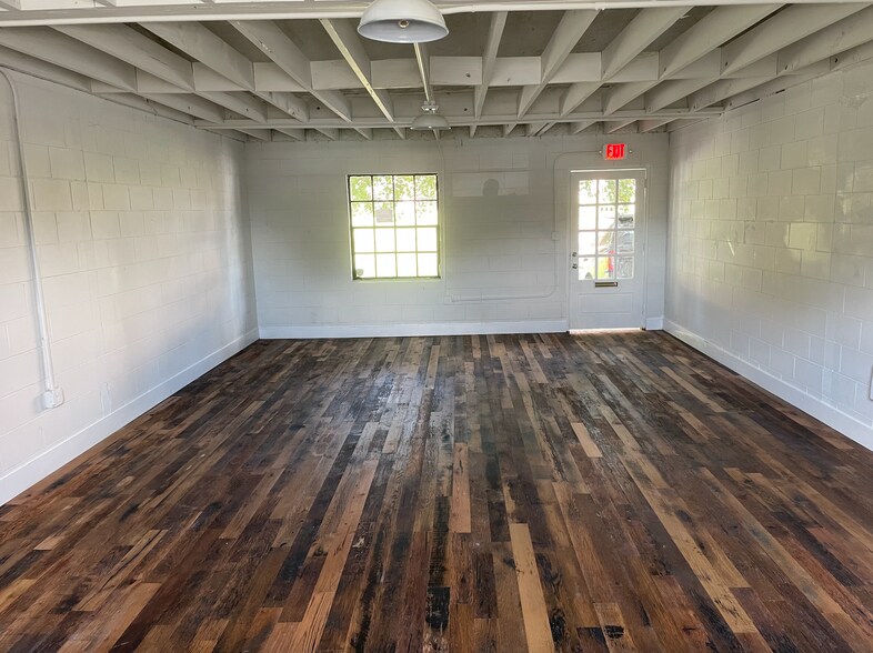 More Photos Of 34 Webb St, Roswell Restaurant For Lease