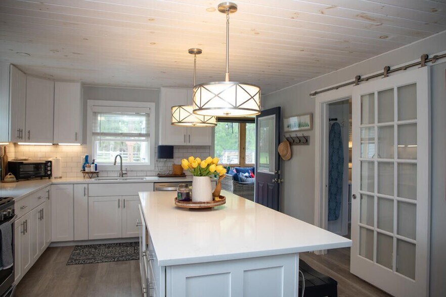 More Photos Of 2445 US-9 Rt, Peru Hotel For Sale