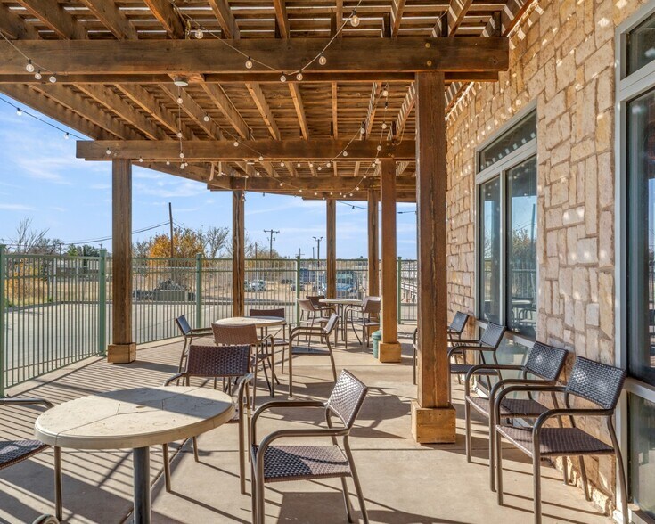 More Photos Of 1103 Hobbs Hwy, Seminole Hotel For Sale