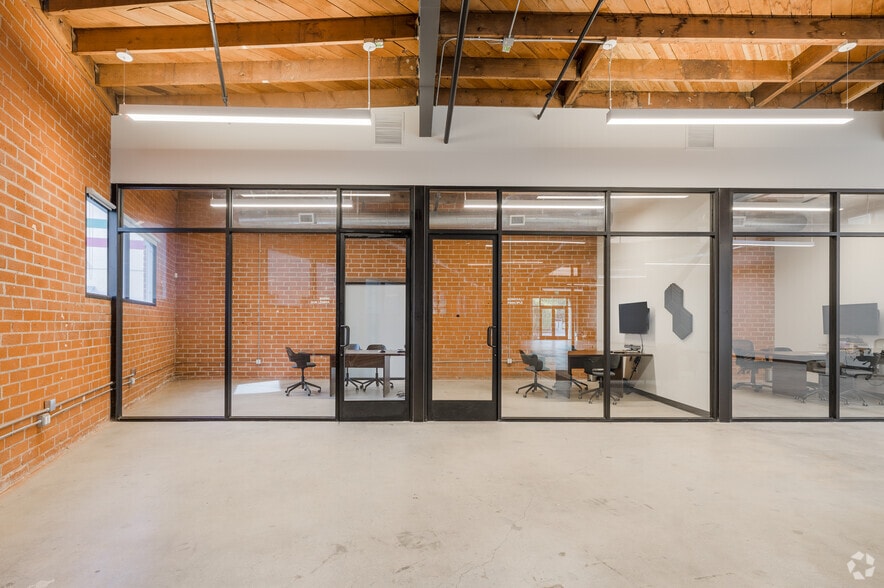 More Photos Of 12820 Panama St, Los Angeles Showroom For Lease
