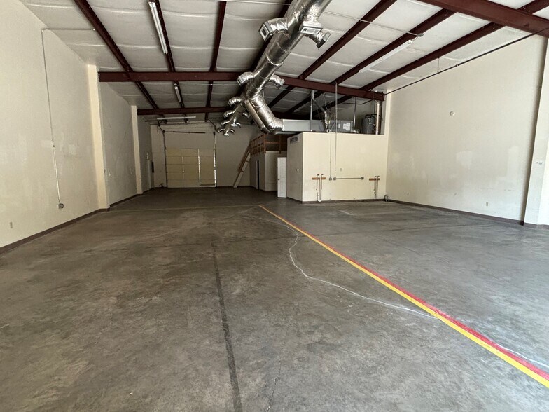 More Photos Of 403 Vine St, Van Buren Unknown For Lease