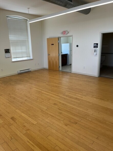More Photos Of 2275 Bridge St- Unit 23-C, Philadelphia Office For Lease