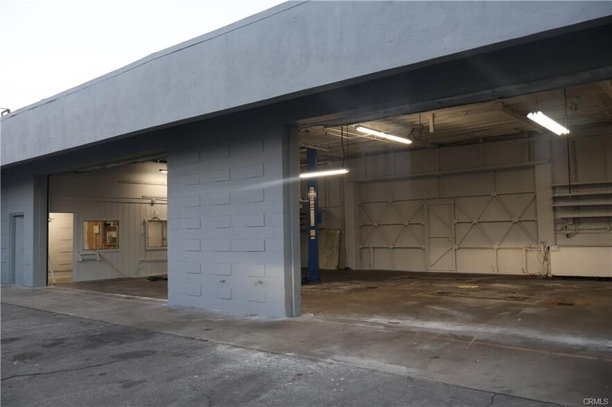 More Photos Of 13300 Burbank Blvd, Van Nuys Auto Repair For Sale