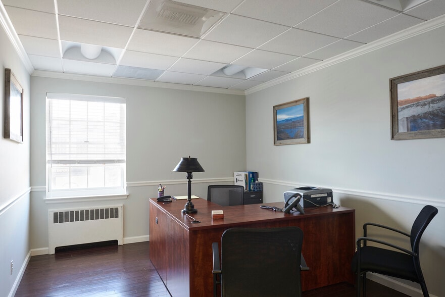 More Photos Of 51-55 Pondfield Rd, Bronxville Loft Creative Space For Lease