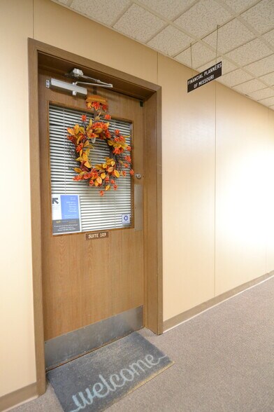 More Photos Of 1 Crown Dr, Kirksville Office For Sale