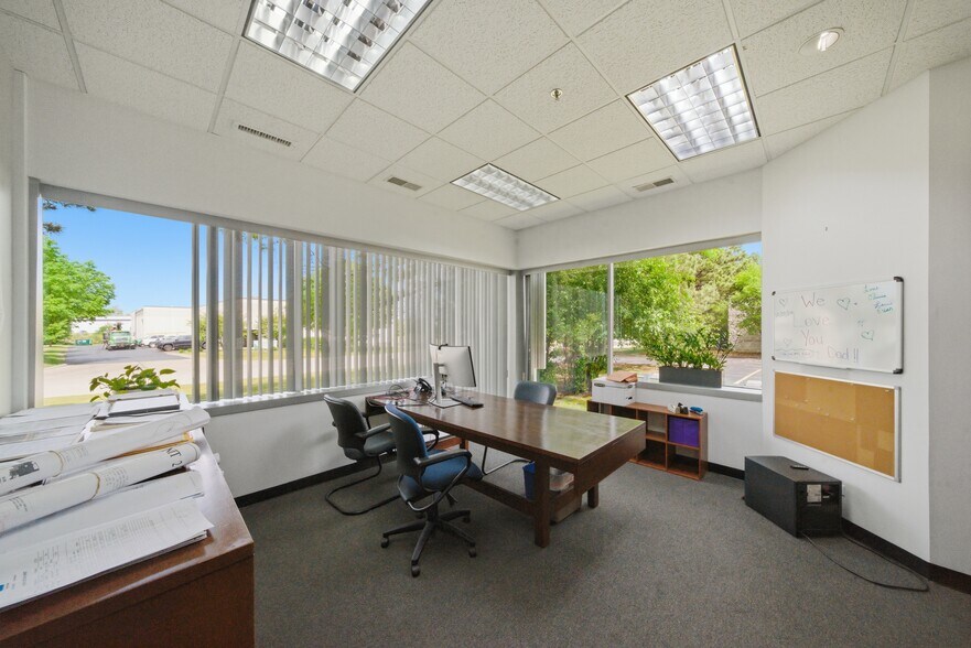 More Photos Of 975 Campus Dr, Mundelein Light Manufacturing For Sale
