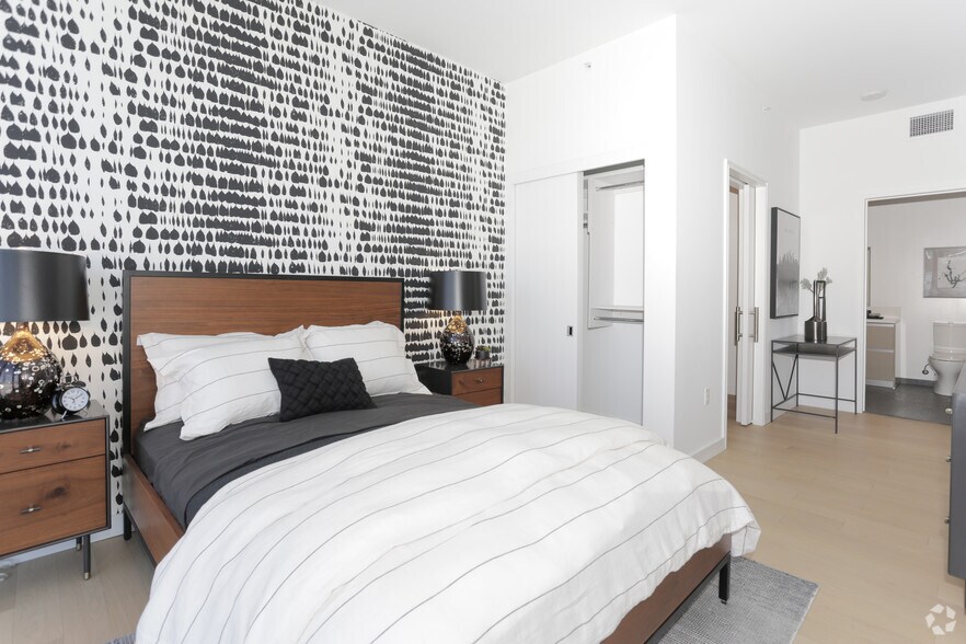 More Photos Of 1200 S Figueroa St, Los Angeles Apartments For Lease