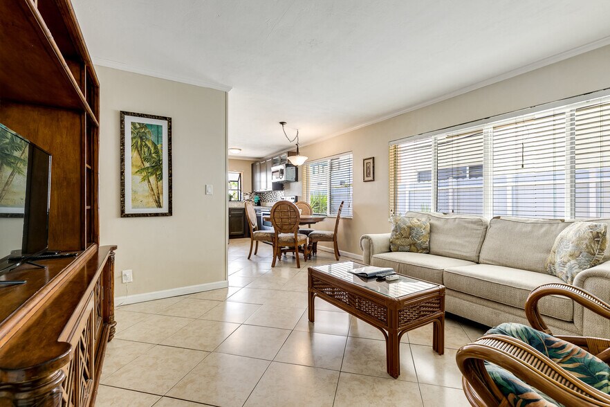 More Photos Of 2648 NE 32nd St, Fort Lauderdale Hotel For Sale