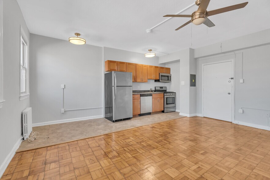 More Photos Of 2315-2321 Lincoln Rd NE, Washington Apartments For Sale