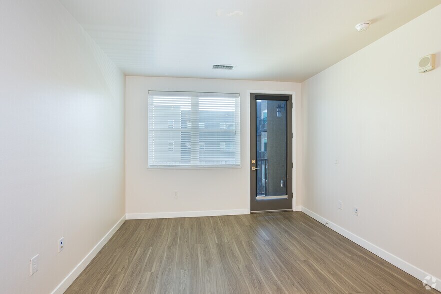 More Photos Of 2401 Blake St, Denver Apartments For Lease