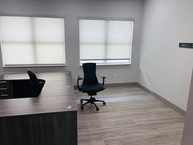 More Photos Of 18711 Dale Mabry, Lutz Office For Sale