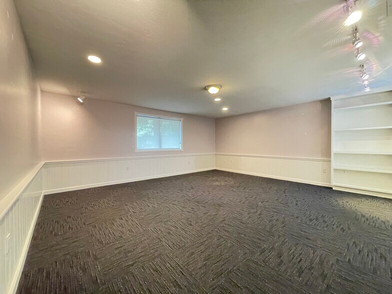 More Photos Of 2837 NW 41st St, Gainesville Office For Sale