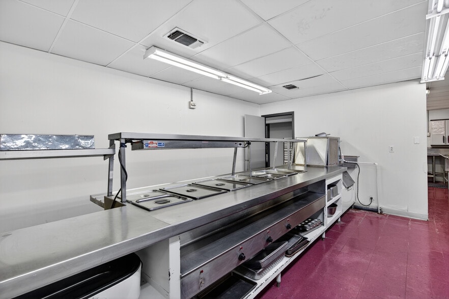 More Photos Of 147 Hurst Blvd, Hurst Religious Facility For Sale