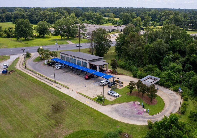 Primary Photo Of 7076 LA-1 Hwy, Marksville General Retail For Sale