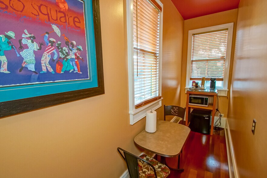 More Photos Of 1121 Governor Nicholls st, New Orleans Hospitality For Sale