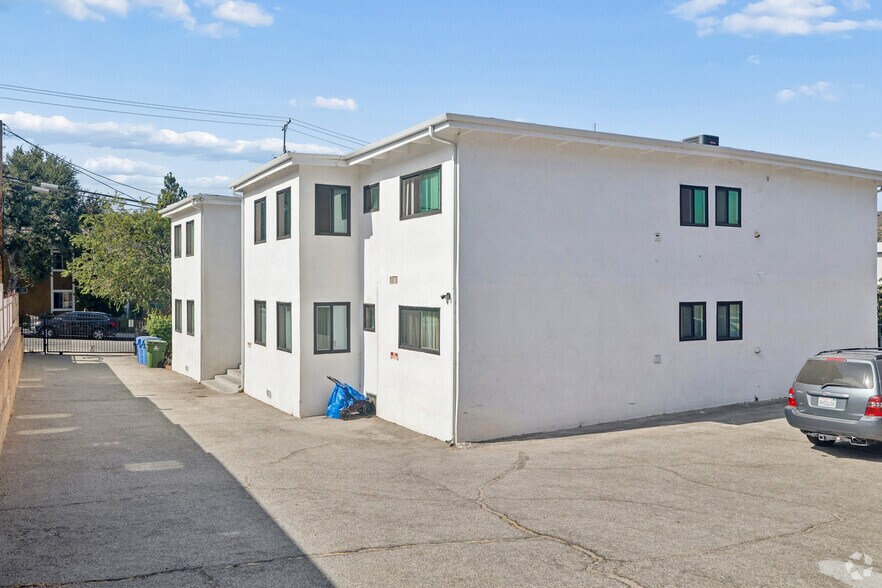 More Photos Of 7323 Valmont St, Tujunga Apartments For Sale