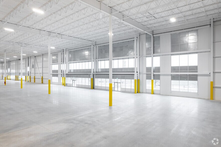 More Photos Of 20 Ironside, Brampton Unknown For Lease