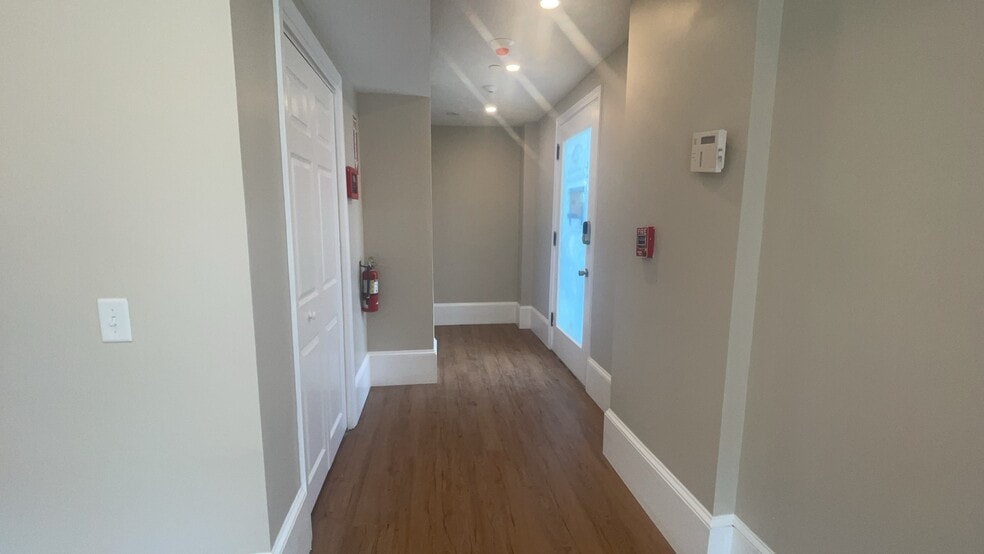 More Photos Of 6 Windsor St, Andover Office For Sale