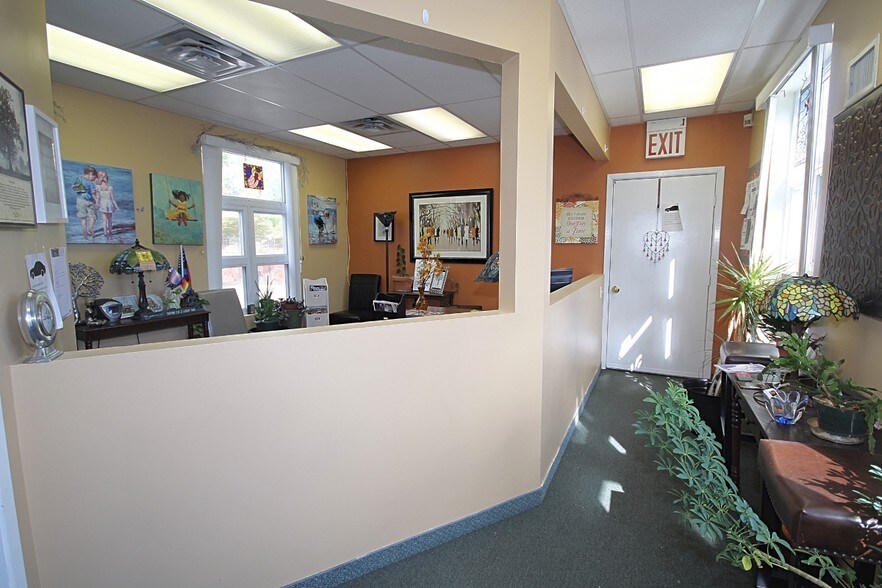 More Photos Of 15 1st St, Staten Island Office For Sale