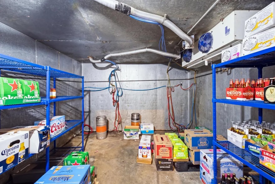 More Photos Of 8775 N 107th St, Milwaukee Restaurant For Sale