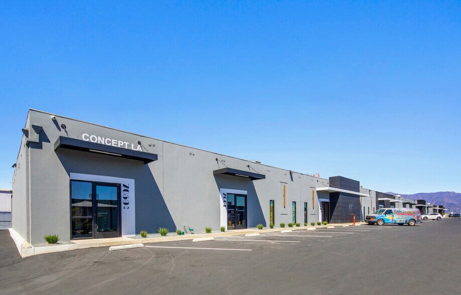 More Photos Of 7059-7077 1/2 Vineland Ave, North Hollywood Unknown For Lease