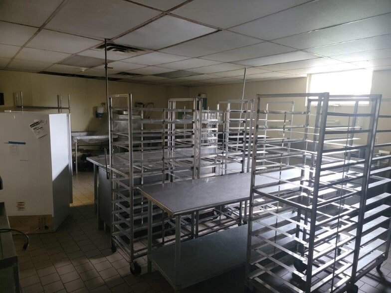 More Photos Of 1440 E 99th St, Brooklyn Medical For Sale