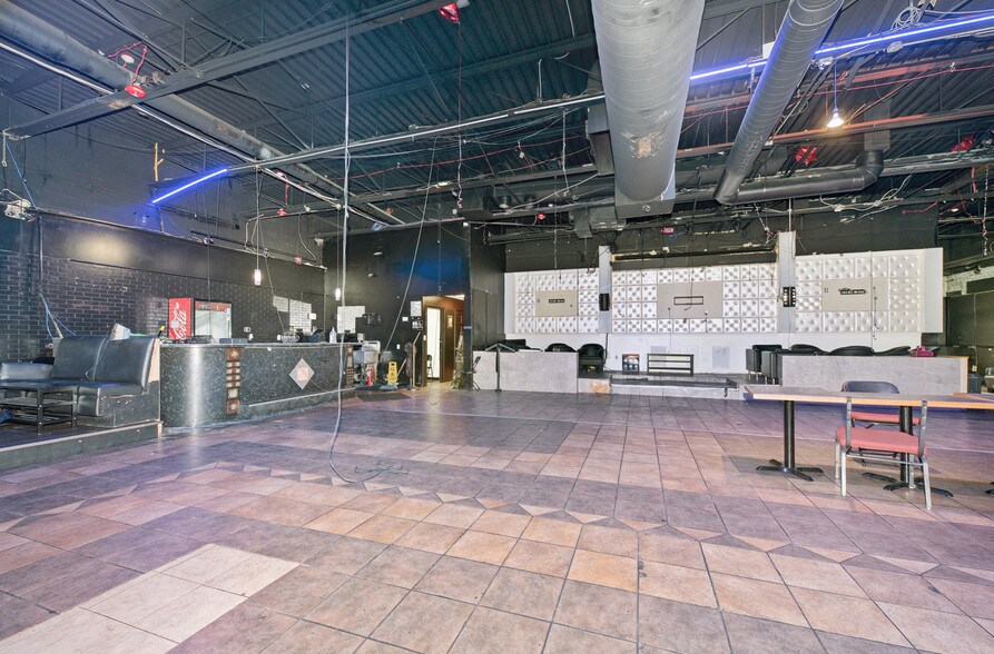 More Photos Of 13901 Michigan Ave, Dearborn Restaurant For Sale