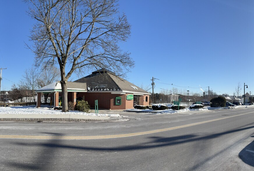 More Photos Of 10 Constitutional Way, Somersworth Bank For Lease