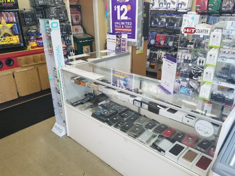 More Photos Of 9834-9850 Sandalfoot Blvd, Boca Raton General Retail For Sale