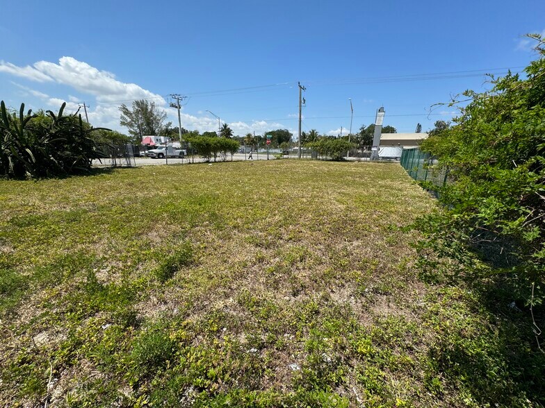 More Photos Of 810 NW 79th St, Miami Land For Lease