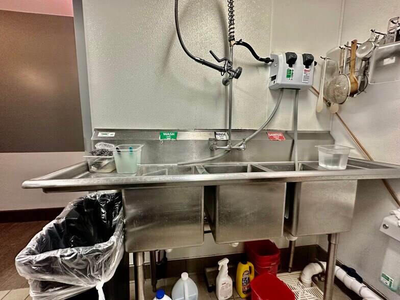 More Photos Of 370-400 Post Rd E, Westport General Retail For Lease