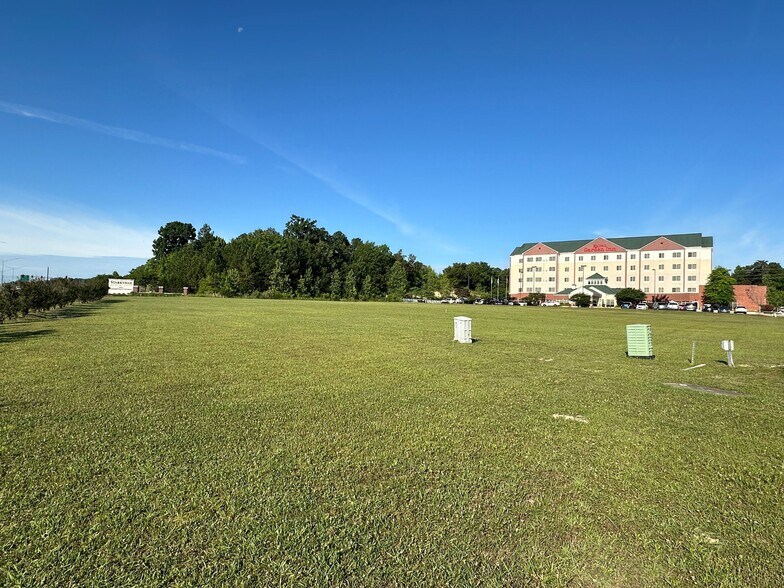 More Photos Of W Side Hwy 12 E, Starkville Freestanding For Lease