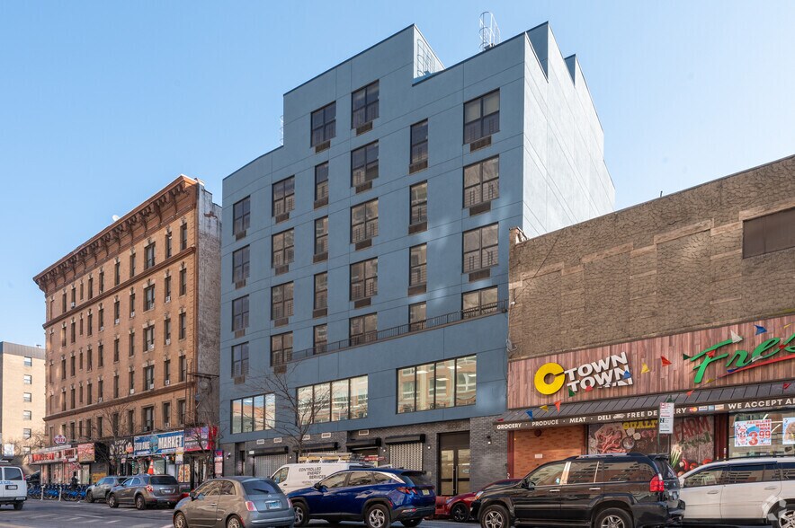 Primary Photo Of 3230 3rd Ave, Bronx Apartments For Lease