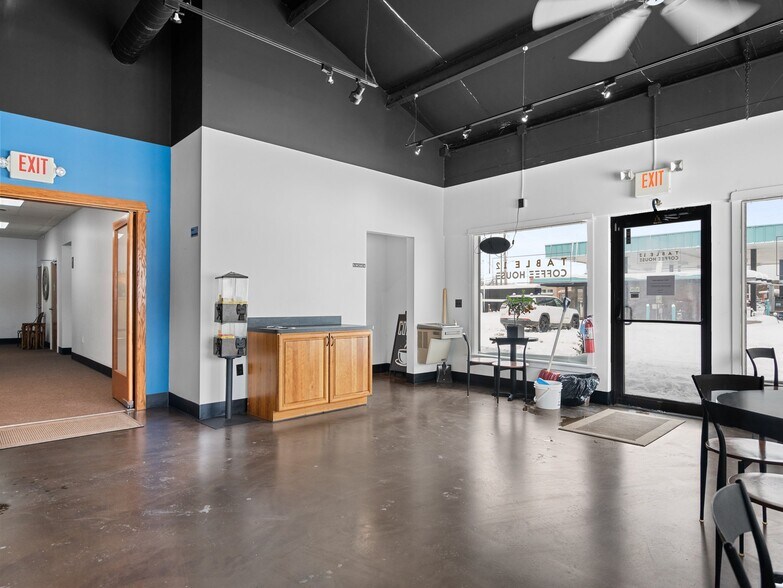 More Photos Of 3211 N Garfield, Traverse City Freestanding For Sale