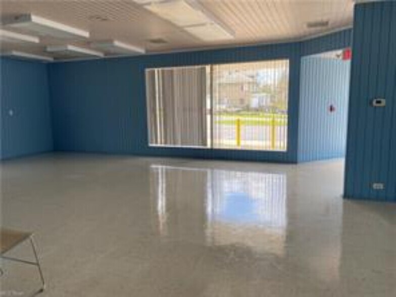 More Photos Of 46635 Y And O Rd, East Liverpool Bank For Sale