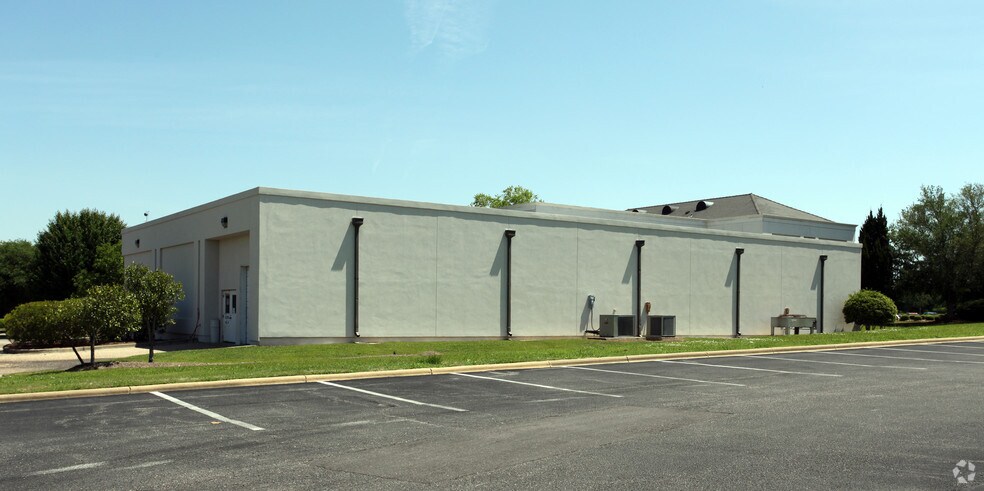 More Photos Of 4444 Park Blvd, Montgomery Office For Sale