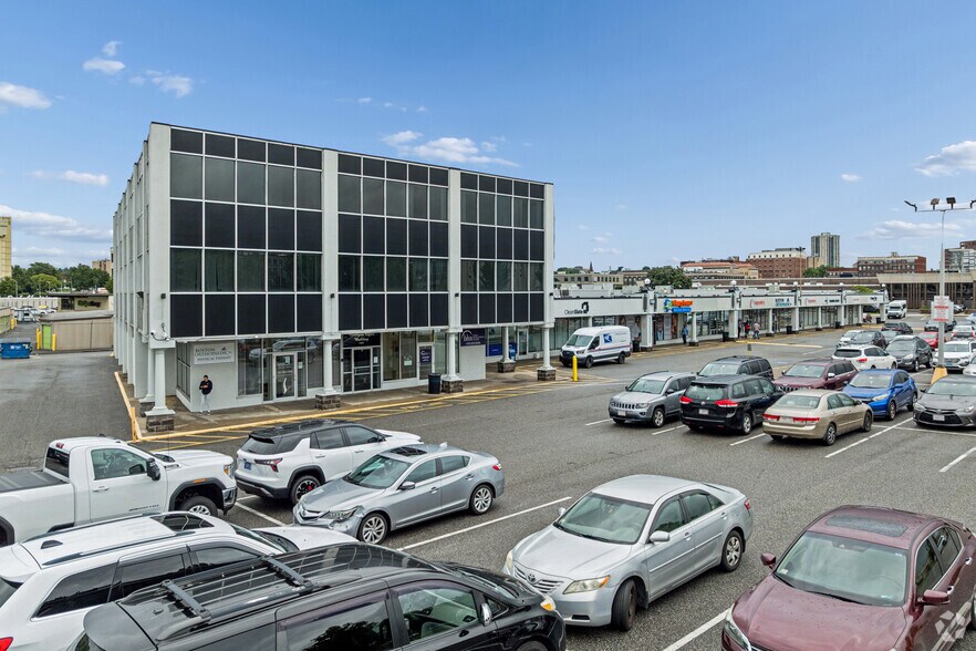 More Photos Of 1985 Main St, Springfield Storefront For Lease