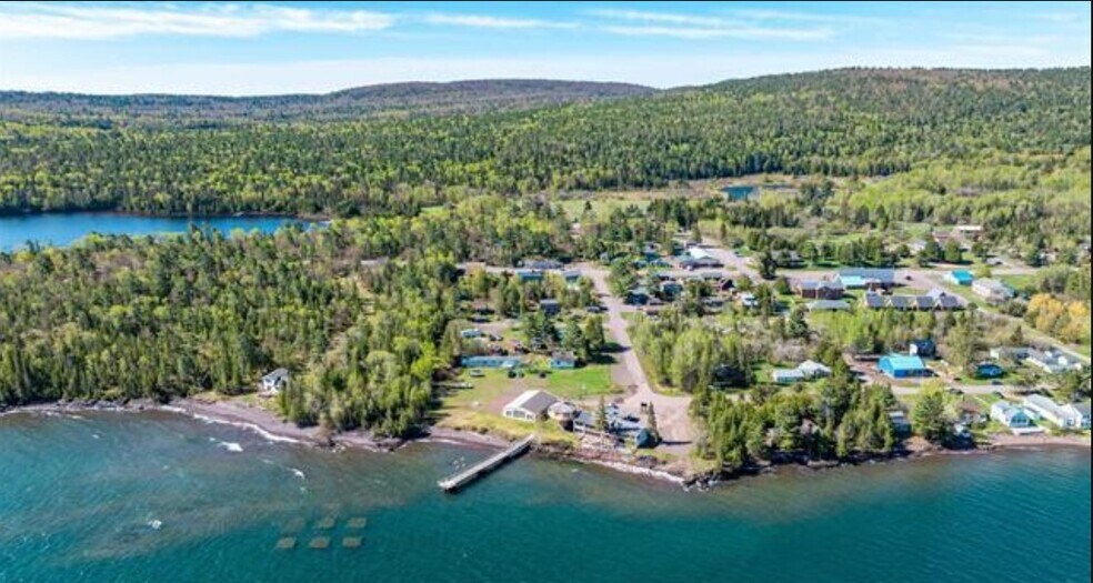 More Photos Of 77 Brockway Ave, Copper Harbor Restaurant For Sale