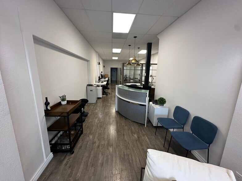 More Photos Of 511-515 S Myrtle Ave, Monrovia Bank For Lease