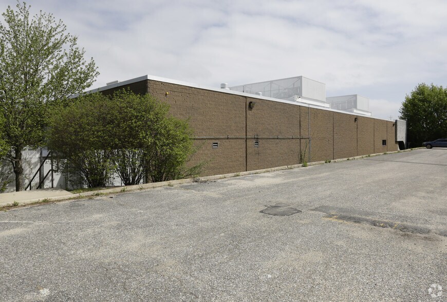 More Photos Of 320 Oser Ave, Hauppauge Warehouse For Lease
