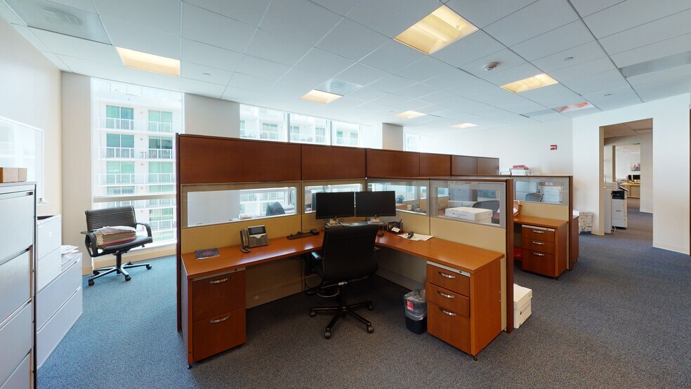 More Photos Of 1111 Brickell Ave, Miami Office For Lease