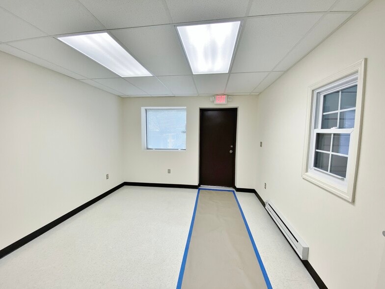 More Photos Of 2201-2353 Distribution Cir, Silver Spring Warehouse For Lease