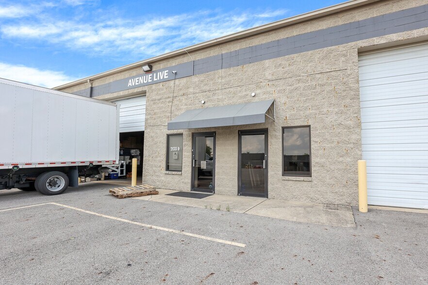 More Photos Of 2135 S James Rd, Columbus Warehouse For Lease