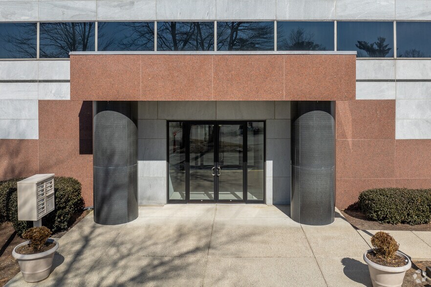 More Photos Of 1050 Hingham St, Rockland Office For Lease