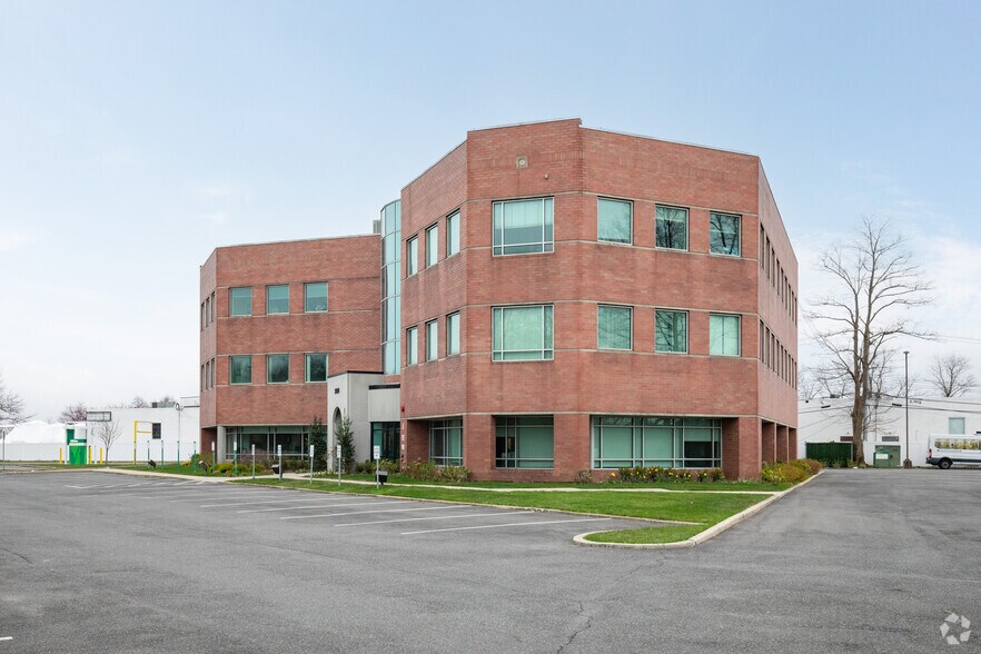 More Photos Of 3880 Veterans Memorial Hwy, Bohemia Office For Lease