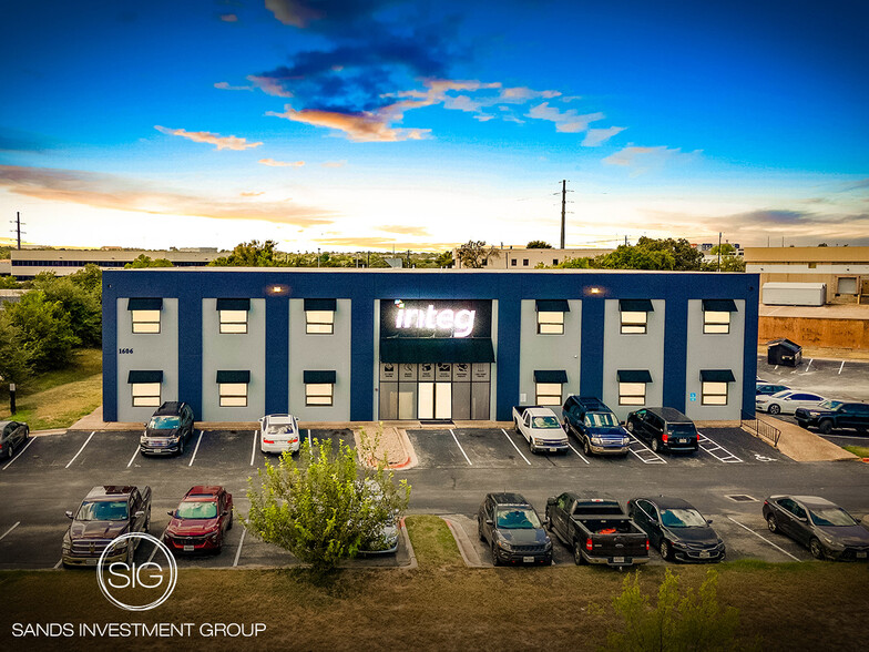 Primary Photo Of 1606 Headway Cir, Austin Office Residential For Sale