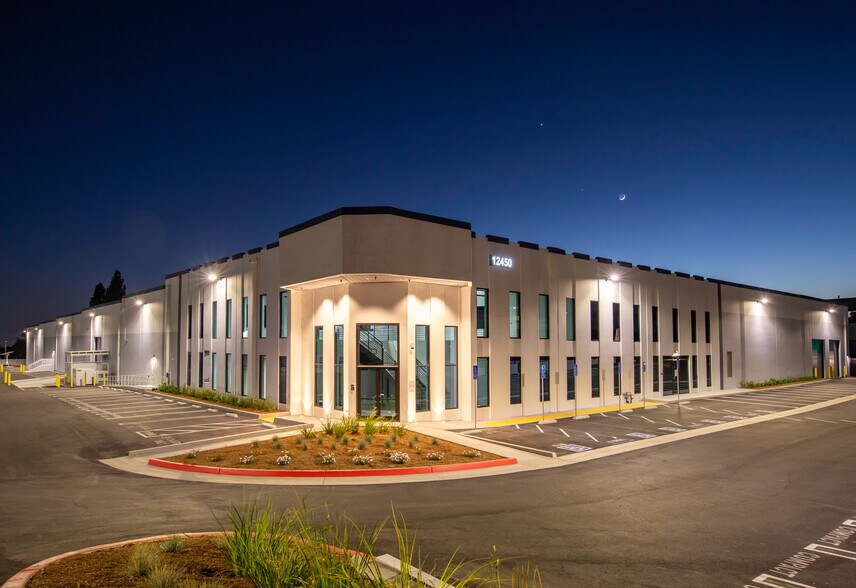 More Photos Of 12450 Foothill Blvd, Sylmar Warehouse For Lease