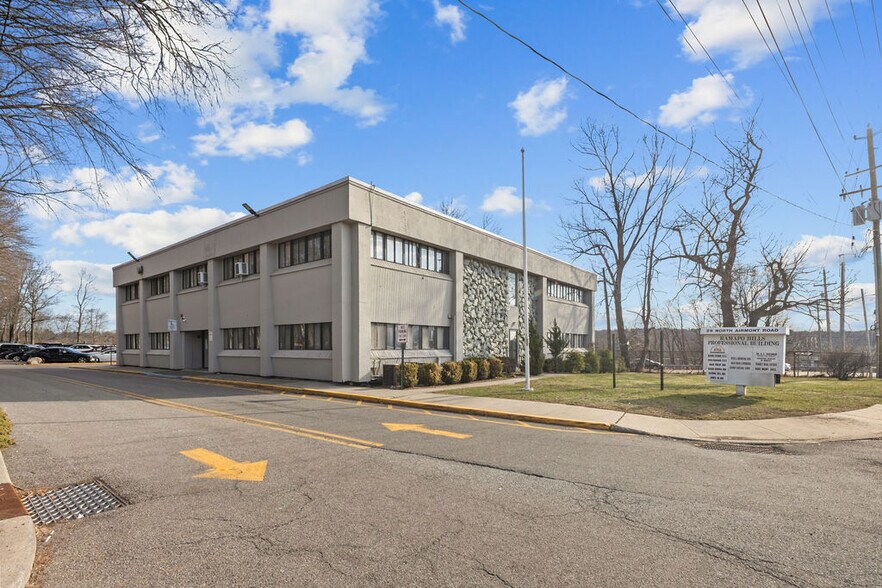 Primary Photo Of 29 N Airmont Rd, Suffern Medical For Lease